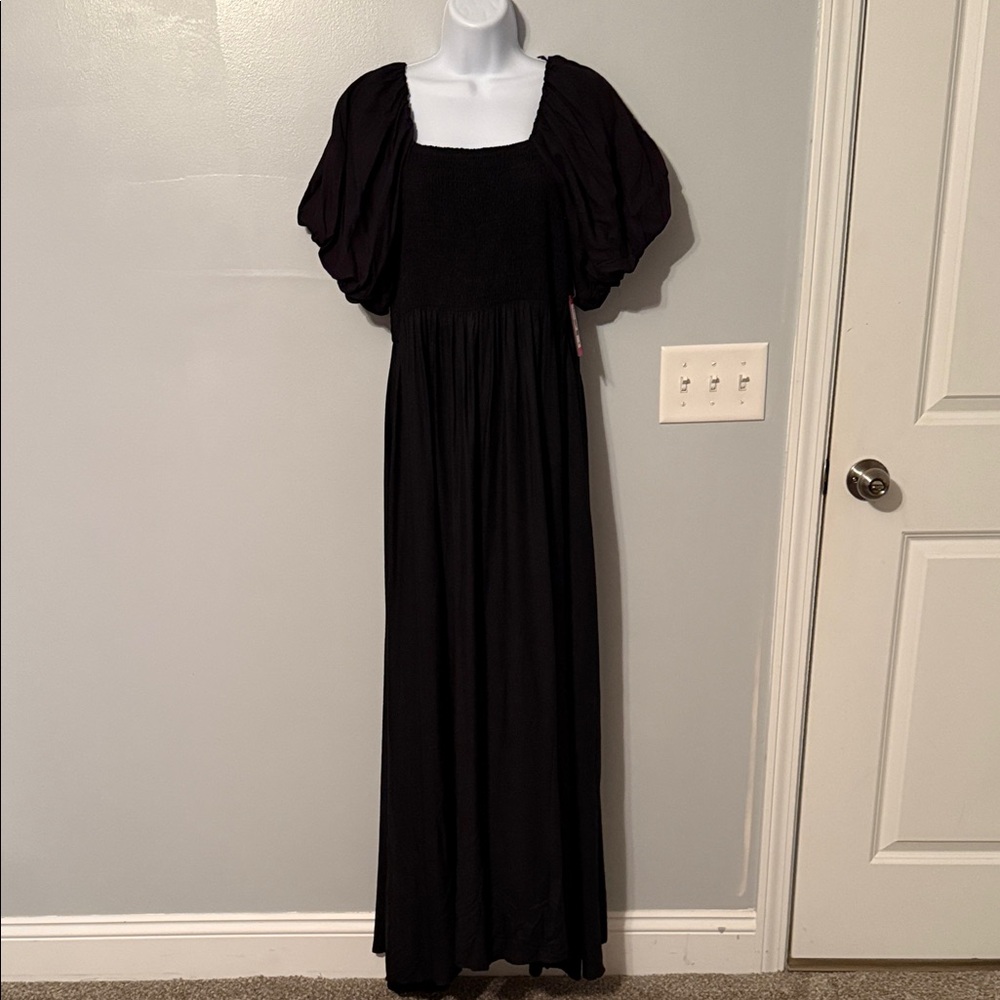 Vince Camuto Black Maxi Dress with Puff Sleeves